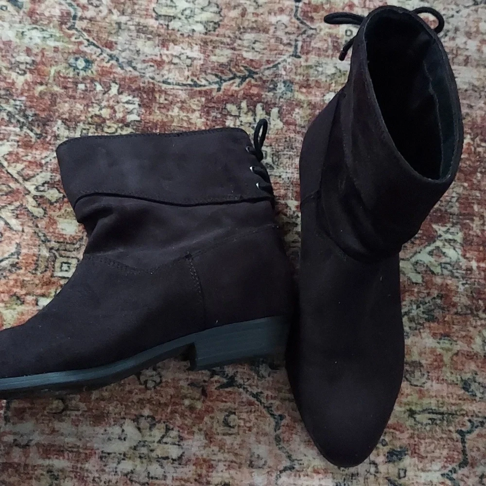 Indigo Rd. Black Suede Booties